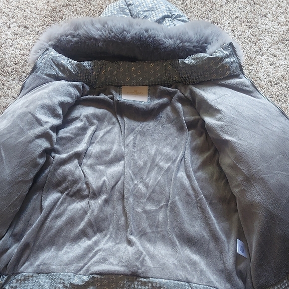 Yes Do Kid's Silver Puffer Type Jacket with Faux Fur Hood Sz 12 Y Fall Winter - Picture 10 of 12